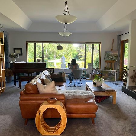Rose & Stream Retreat Apartment Waikuku ภายนอก รูปภาพ